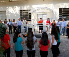 A Secretaria de Estado da Educação abriu nesta segunda-feira (18), em Curitiba, a exposição Mestre Guido Viaro inspirando gerações. A mostra é uma homenagem aos 120 anos do nascimento do artista ítalo-brasileiro Guido Pellegrino Viaro, que adotou cidade de Curitiba no final dos anos 1920 para morar. A exposição fica aberta até o dia 10 de novembro, na sede da Secretaria da Educação e é aberta à comunidade.