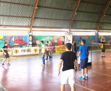 O Núcleo Regional de Educação (NRE) de Ibaiti, no Norte Pioneiro, promoveu duas capacitações de profissionais da educação para a prática do futsac, modalidade esportiva que entrou este ano na matriz curricular de escolas estaduais. Estas foram as primeiras capacitações do novo esporte realizadas em um Núcleo Regional de Educação. As demais serão agendadas nas outras 31 regionais.