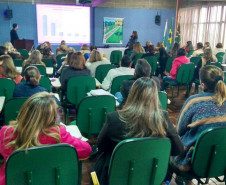 Formação do Caminhos Pedagógicos em Foco realizada com com técnicos dos Núcleos Regionais de Educação em Curitiba, em agosto.