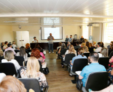 Os departamentos da Superintendência da Educação participaram nessa sexta-feira (22), em Curitiba, da 8° reunião ordinária do Conselho Estadual de Educação (CEE) para implementação da Base Nacional Curricular Comum (BNCC).