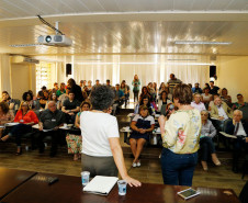 Os departamentos da Superintendência da Educação participaram nessa sexta-feira (22), em Curitiba, da 8° reunião ordinária do Conselho Estadual de Educação (CEE) para implementação da Base Nacional Curricular Comum (BNCC).
