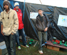 Os alunos do Colégio Estadual Francisco Neves Filho, em São João do Triunfo, participaram no último domingo (21), realizou com a exposição do projeto Túnel do Tempo na 10ª Feira Agropecuária Regional de Sementes Crioulas de Produtos da Biodiversidade. Os estudantes expuseram croquis e pequenas plantações confeccionados de material reciclável para um público de 2.500 pessoas, contado a história do agrotóxico, seus impactos no meio ambiente e na qualidade de vida.