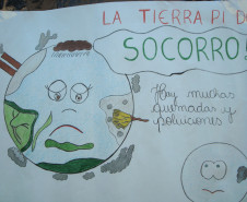 Os alunos do Colégio Estadual Francisco Neves Filho, em São João do Triunfo, participaram no último domingo (21), realizou com a exposição do projeto Túnel do Tempo na 10ª Feira Agropecuária Regional de Sementes Crioulas de Produtos da Biodiversidade. Os estudantes expuseram croquis e pequenas plantações confeccionados de material reciclável para um público de 2.500 pessoas, contado a história do agrotóxico, seus impactos no meio ambiente e na qualidade de vida.