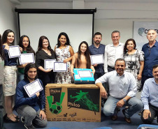 Voltado a estudantes do 3º ano do ensino médio e 4º ano do ensino técnico das escolas públicas de Curitiba e Região Metropolitana, o concurso contou com o envio de 107 redações, com a adesão de 35 colégios participantes, de Curitiba e Região Metropolitana, e teve o apoio da Secretaria da Educação do Paraná. A solenidade de premiações foi realizada na última sexta-feira (22).