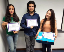 Com o título “A Economia Promove o Crescimento da Nação”, a estudante Marise Furlan Bero, do Colégio Estadual Conselheiro Quielse Crisótomo da Silva, município de Bocaíuva do Sul, conquistou o 1º lugar no Concurso de Redação promovido pelo Conselho Regional de Economia do Paraná (Corecon-PR), com o tema “Economia, Educação e Sociedade”