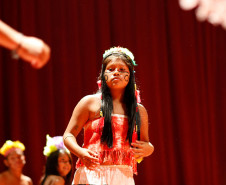 As celebrações contaram com apresentações teatrais dos alunos do Colégio Estadual Laranjeiras do Sul e Colégio Estadual Indígenas Fég Prag Fernandes, de Nova Laranjeiras, e da Orquestra Filarmônica do Iguaçu, composta por alunos da rede estadual e municipal de ensino. 