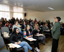 Servidores da Secretaria de Estado da Educação que atuam no Gabinete e na Diretoria Geral (DG) iniciaram nesta segunda-feira (2), em Curitiba, uma série de cursos de formação continuada voltados à relação interpessoal e trabalho colaborativo. 