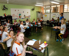 O Colégio Estadual do Campo Castro Alves, localizado na vila residencial Salto Osório, município de Quedas do Iguaçu (Centro-Sul), atingiu a meta estabelecida pelo Índice de Desenvolvimento da Educação Básica (Ideb) para 2021 e alcançou o melhor média entre as escolas estaduais