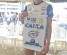 Tainá está no 9° ano do Colégio Estadual Doutor Osvaldo Cruz, em Campo Mourão (no Centro-Oeste). Ela concilia a rotina de treinos e competições com os estudos com horários específicos para cada atividade. “Tenho horários definidos para treinar e estudar. Acredito que o bom desempenho escolar e esportivo depende muito do comprometimento de cada um, se nos dedicarmos um não atrapalha o outro”, disse.