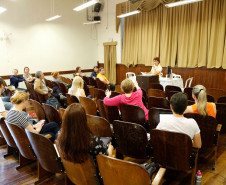 As oficinas do Formação em Ação são realizadas nesta sexta-feira (6) em todas as unidades da rede pública estadual. O evento busca articular teoria e prática e é ofertado aos profissionais que atuam no espaço escolar. As oficinas são organizadas de forma a atender cada instituição e seus profissionais, conforme as necessidades e peculiaridades de cada um.