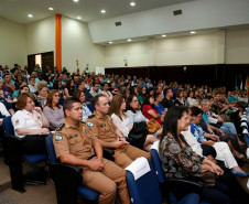 As escolas da rede estadual de ensino da Região Metropolitana de Curitiba – Área Sul receberam nesta sexta-feira (6), na capital, o prêmio de Gestão Paraná. As unidades pertencentes ao Núcleo Regional de Educação da Área Metropolitana Sul foram selecionadas pela Secretaria de Estado da Educação por trabalharem com ações pedagógicas inéditas e envolverem a comunidade nas decisões do cotidiano escolar.