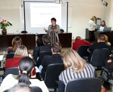 Chegamos ao Dia do Professor, profissional que, junto com os funcionários das escolas, dá vida à nossa missão: a educação.