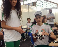 Já sua colega Ariele dos Santos Rodrigues, 15 anos, também do 9° ano, está participando pela primeira vez da feira. “É bastante interessante porque temos a oportunidade de conhecer coisas novas que não fazem parte do nosso dia a dia”, disse a aluna do Colégio Carmela Bortot.