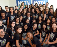 No evento de premiação teve uma homenagem ao Mês das Crianças e contou com a participação de alunos e professores do Colégio Estadual Nestor Victor, de Pérola, que recitaram poesias sobre cidadania fiscal. O colégio mantém desde 2009 atividades de educação fiscal e desenvolve exposições, peças de teatro e confecções de objetos que levam notas fiscais como matéria-prima.