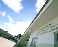 O Colégio Estadual Alfredo Greipel Júnior, em Piên, Região Metropolitana de Curitiba, foi contemplado com a 500ª assinatura de contrato. “O programa é um investimento para o bem dos nossos alunos. Um ambiente adequado, organizado e com uma boa estrutura ajuda no nosso trabalho. É um respeito a toda a comunidade escolar”, disse a diretora Greice Gassner.