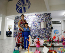 A dona de casa Vanessa Cristina Iarrocheski, mãe do aluno Eric Cauã de Castro, 8 anos, do 2° ano, contou que o atendimento especializado contribui para o desenvolvimento pleno do filho