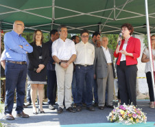 O governador Beto Richa entregou nesta quarta-feira (25) as obras de reconstrução do Colégio Estadual Professor Sílvio Tavares, o maior e mais antigo de Cambará, no Norte Pioneiro