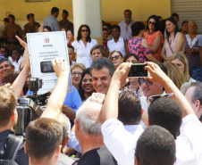 O governador Beto Richa entregou nesta quarta-feira (25) as obras de reconstrução do Colégio Estadual Professor Sílvio Tavares, o maior e mais antigo de Cambará, no Norte Pioneiro