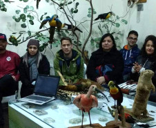 O Colégio Estadual Paulo Leminski, em Curitiba, está com inscrições abertas para o Curso Técnico em Meio Ambiente em duas modalidades. No integrado, disponível para quem concluiu apenas o ensino fundamental ou equivalente, alunos fazem disciplinas do ensino médio regular e também disciplinas específicas. Já o Curso Técnico em Meio Ambiente subsequente está disponível para qualquer pessoa que já concluiu o ensino médio, ou equivalente, e procura apenas a qualificação profissional.