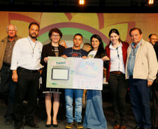 Estudantes das redes municipal, estadual e particular de ensino foram premiados nesta segunda-feira (30), em Pinhais, na Região Metropolitana de Curitiba, por trabalhos relacionados à sustentabilidade, promovido pelo Concurso Agrinho, da Federação da Agricultura do Estado do Paraná (FAEP) e Serviço Nacional de Aprendizagem Rural (SENAR)