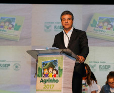 Programas de educação ambiental desenvolvidos pelo setor produtivo são essenciais para o fortalecimento sustentável da agricultura, que é a principal base da economia do Paraná