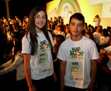Os estudantes do curso técnico em Agropecuária do Centro Estadual de Educação Profissional da Lapa, (nos Campos Gerais) Alessandra Slaga, 17 anos, e João Vitor, 17 anos, ambos do 3° ano do ensino médio, desenvolveram um projeto de decomposição do solo. A pesquisa foi apresentada para estudantes de outras escolas do município e região. “Foi uma experiência muito rica poder colocar em prática o que aprendemos no curso e ainda repassar esses conhecimentos para outros alunos”, disse Alessandra.