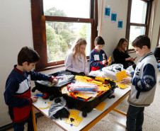 Começou nesta terça–feira (07) em Curitiba, e segue até o dia 09, o 2º Encontro Estadual de Tecnologias Educacionais: inovação e criatividade na educação paranaense. O objetivo é divulgar entre professores, estudantes, pesquisadores e gestores da educação paranaense iniciativas com o uso de tecnologias na educação que possibilitem a resolução colaborativa de problemas, a experimentação, o desenvolvimento tecnológico e o compartilhamento de conhecimento.