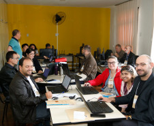 Começou nesta terça–feira (07) em Curitiba, e segue até o dia 09, o 2º Encontro Estadual de Tecnologias Educacionais: inovação e criatividade na educação paranaense. O objetivo é divulgar entre professores, estudantes, pesquisadores e gestores da educação paranaense iniciativas com o uso de tecnologias na educação que possibilitem a resolução colaborativa de problemas, a experimentação, o desenvolvimento tecnológico e o compartilhamento de conhecimento.