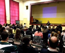 O Departamento de Educação Básica (DEB) da SEED, por meio da Coordenação de Currículo, realiza nesta quarta e quinta-feira (08 e 09), no Colégio Estadual Barão do Rio Branco, em Curitiba, o evento “Atualização Pedagógica para os Técnicos de Língua Portuguesa e de Matemática dos NREs”. O objetivo é orientar os participantes sobre o trabalho a ser desenvolvido na finalização do ano de 2017 e início do ano de 2018.