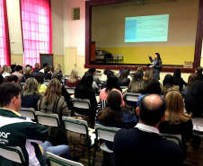 O Departamento de Educação Básica (DEB) da SEED, por meio da Coordenação de Currículo, realiza nesta quarta e quinta-feira (08 e 09), no Colégio Estadual Barão do Rio Branco, em Curitiba, o evento “Atualização Pedagógica para os Técnicos de Língua Portuguesa e de Matemática dos NREs”. O objetivo é orientar os participantes sobre o trabalho a ser desenvolvido na finalização do ano de 2017 e início do ano de 2018.