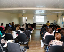 Coordenadores da educação básica dos 32 Núcleos Regionais de Educação (NREs) participam nesta sexta-feira (10), em Curitiba, do segundo encontro para discutir as diretrizes do Pacto Nacional pela Alfabetização na Idade Certa (PNAIC). O objetivo é proporcionar aos profissionais novos subsídios para atuação nas regionais e repassar as informações às coordenações municipais.