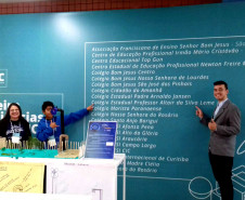 Os estudantes Leandro Ribeiro Farias, 15 anos, e Esley Marcelo dos Santos Borges, 18 anos, do Colégio Estadual Professor Altair da Silva Leme, de Colombo (Região Metropolitana de Curitiba), desenvolveram entre os meses de março e outubro deste ano um projeto científico para produção de energia limpa por meio da captação do vento