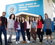 O Centro Estadual de Educação Profissional (Ceep) de Curitiba, no bairro Boqueirão, teve quatro projetos entre os finalistas, que reuniu pesquisas elaboradas por alunos das redes pública (estadual e federal) e particular do Brasil, Paraguai e Argentina.