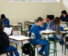 Até o final deste ano as promoções e progressões relativas a 2017 pagas pelo Governo do Estado a servidores da Educação (professores e funcionários de escolas) totalizarão R$ 98,2 milhões. Para os funcionários, os cerca de 15 mil benefícios começaram a ser pagos no mês de agosto. Já aos 22 mil professores, desde outubro.
