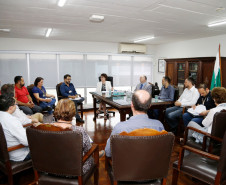O Governo do Paraná vai contratar, por meio de concurso, mais funcionários administrativos (agentes II) para as escolas estaduais