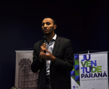 O programa já foi lançado em 12 dos 32 Núcleos Regionais de Educação. O lançamento na Capital contou com a presença de mais de 350 estudantes de 10 escolas da rede estadual de ensino. “Esse é o maior programa social que existe hoje no Brasil, pois beneficia mais de 15 milhões de jovens. É nosso dever como poder público dar aos jovens todas as informações para que eles possam usufruir desses benefícios”, disse o assessor estadual da Juventude, Edson Lau Filho.