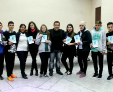 Os alunos, além do conteúdo teórico, desenvolvem atividades práticas que despertam o protagonismo, a fraternidade e a cidadania. São ações que abordam o combate ao bullying, cyberbullying e à violência física e mental, além de incluírem gratidão e empatia, solidariedade, cordialidade, participação e responsabilidade social, preservação do meio ambiente e combate ao desperdício, entre outros.