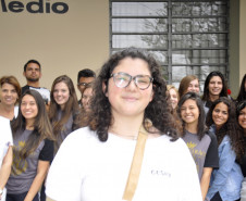 Os colegas Beatriz Lubaszewski do Amaral, 17 anos, e Ernesto Eckel Tritny, também com 17 anos, contaram que a avaliação permite estabelecer um parâmetro com as provas do Exame Nacional do Ensino Médio (Enem) com o que foi visto durante o ano letivo. “Conseguimos assim avaliar o nosso desempenho no Enem e nas disciplinas que estudamos”, disse Beatriz. “Além disso, podemos avaliar o nível de aprendizado da escola”, frisou Enersto.