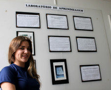 “O laboratório atendia crianças que apresentavam dificuldade de aprendizado em sala de aula. Essas crianças eram encaminhadas para aulas particulares com metodologia diferenciadas por meio de atividades práticas para que eles conseguissem acompanhar os conteúdos normalmente”, explicou a estudante Bianca Rodrigues Boeira, de 16 anos.