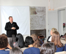 Quem for a Museu da Escola Paranaense fará uma viagem histórica que conta parte da evolução da educação pública na cidade de Curitiba
