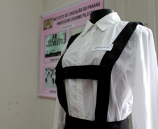As alunas do segundo ano do curso de Formação de Docentes do Instituto de Educação Erasmo Pilotto, de Curitiba, abriram nesta quinta-feira (7), no Museu da Escola Paranaense, na Capital, a exposição patrimonial material e imaterial da instituição. O trabalho pode ser visto até o dia 30 de janeiro. Em seguida o material irá compor o acervo histórico da escola, no centro de memória próprio.