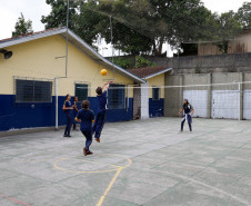 O projeto Vôlei em Rede - Núcleos Paraná, desenvolvido pelo Governo do Paraná em parceria com o Instituto Compartilhar atenderá em 2018 cerca de 1,8 mil alunos de 16 escolas da rede estadual de ensino