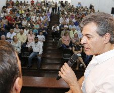 O governador Beto Richa assinou nesta quinta-feira (21) a autorização para início de obras de reforma em 12 colégios estaduais de Foz do Iguaçu, Medianeira, São Miguel do Iguaçu, Missal e Itaipulândia, na região Oeste do Paraná. O investimento soma R$ 2,5 milhões.