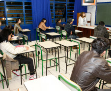 É possível se matricular em até quatro disciplinas de cada vez:<br />
<br />
Ensino Fundamental: Arte, Educação Física, Ciências Naturais, Geografia, História, Língua Estrangeira Moderna – Inglês, Língua Portuguesa e Matemática.<br />
<br />
Ensino Médio: Arte, Biologia, Educação Física, Física, Filosofia, Geografia, História, Língua Estrangeira Moderna – Inglês, Língua Portuguesa, Matemática, Química e Sociologia.