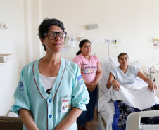 O Serviço de Atendimento à Rede de Escolarização Hospitalar (Sareh), da Secretaria de Estado da Educação, ampliou, em 2017, o número de atendimento de escolarização a estudantes hospitalizados ou que se encontram impossibilitados de frequentar as aulas por motivo de tratamento de saúde. O atendimento educacional é feito em instituições hospitalares conveniadas ou nas residências dos estudantes.