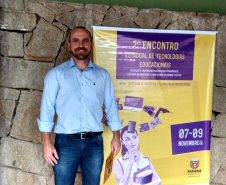 O professor Edson destacou que a participação do estudante na feira serve como incentivo para que outros alunos se interessem pelo mundo da pesquisa