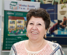 A chefe do Núcleo de Educação de Ponta Grossa, nos Campos Gerais, Maria Izabel, lembrou que as reuniões servem para orientações para o ano letivo. “Esse é um momento de reflexão e orientação de como devemos agir durante o ano que está começando. É muito importante estarmos juntos para podermos trocar experiências e conhecimentos entre as regionais”, disse Maria.