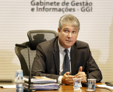 Balanço do exercício de 2017, publicado no Diário Oficial desta terça-feira (30), mostra que o Paraná destinou R$ 20,4 bilhões para as áreas de saúde, educação e segurança pública, o que representa um incremento de R$ 1,92 bilhão na comparação com o valor aplicado em 2016. Apesar do cenário econômico do país, o Estado encerrou 2017 com superávit orçamentário ajustado (resultado de receitas menos despesas) de R$ 1,97 bilhão.