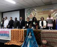 O Governo do Paraná lançou o Plano Estadual de Promoção da Igualdade Racial para o biênio 2017/2019, que visa criar e implementar novas políticas públicas que protejam e assegurem os direitos dos segmentos étnicos-raciais historicamente discriminados. O lançamento aconteceu durante a IV Conferência Estadual de Promoção da Igualdade Racial (IV Coepir), realizada em Curitiba, de sexta-feira a domingo (2 a 4).