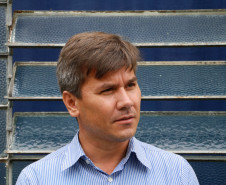O diretor Celso Wesley Ribas disse que os alunos já estão acostumados com a nova rotina. “No início da transição para o turno único eles estranharam um pouco, mas agora eles já estão adaptados”, disse Ribas.<br />
<br />
“Ganham os alunos porque com o ensino integral eles têm uma gama maior de atividades. Ganham os pais porque sabem que os filhos estão recebendo uma educação de qualidade e, também, a escola porque está mais próxima da comunidade”, destacou o diretor.